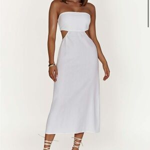 Meshki Elegant White Strapless Dress